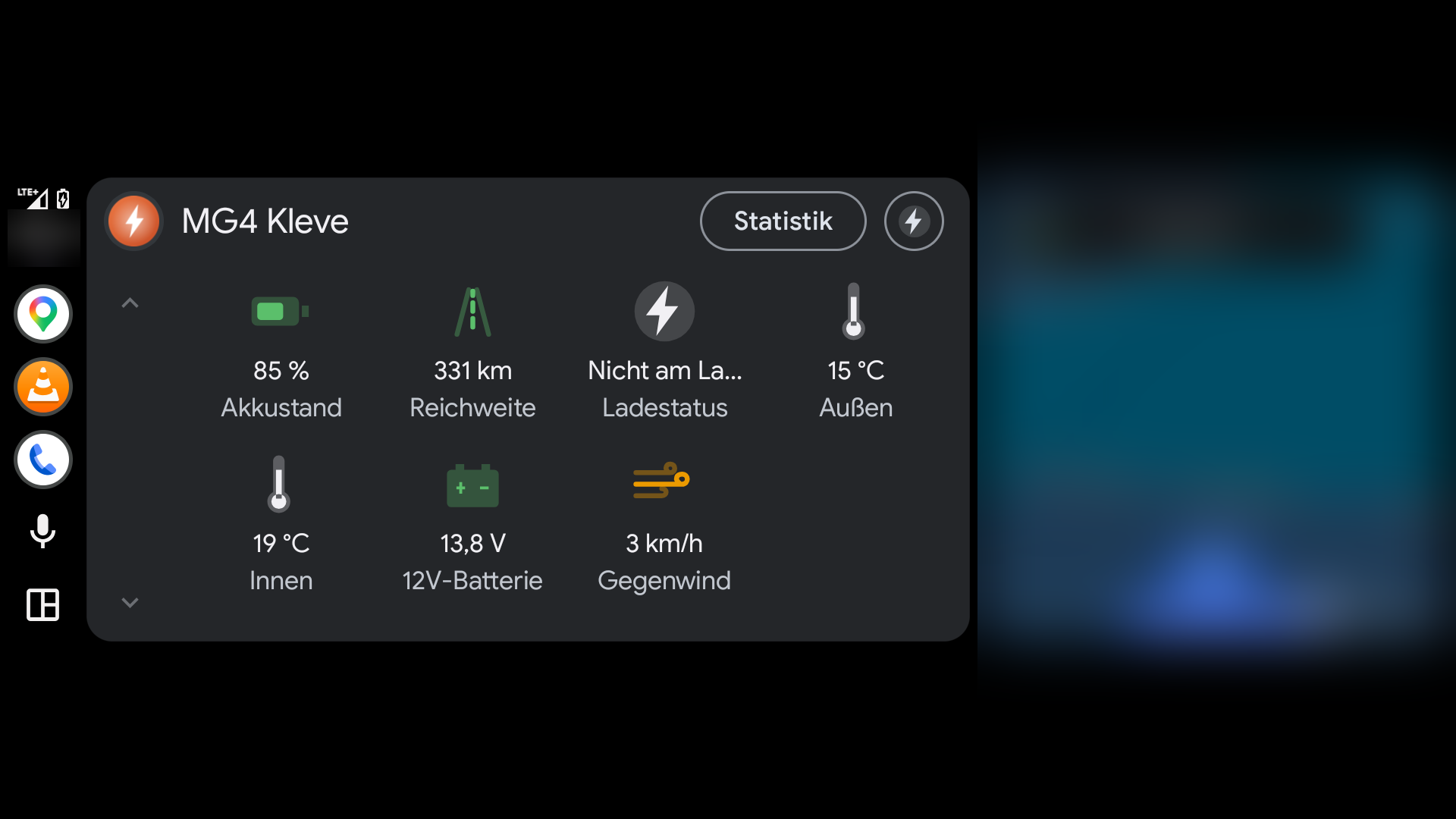 Startseite der Android-Auto-App mit Kacheln für Akkustand, Reichweite, Ladestatus, Temperaturen und 12V-Batterie